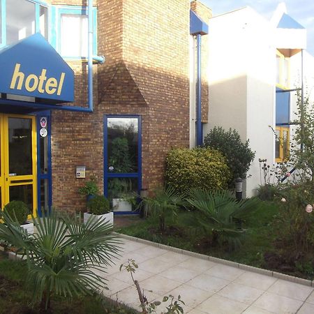 Rev'Hotel Coignieres Exterior photo